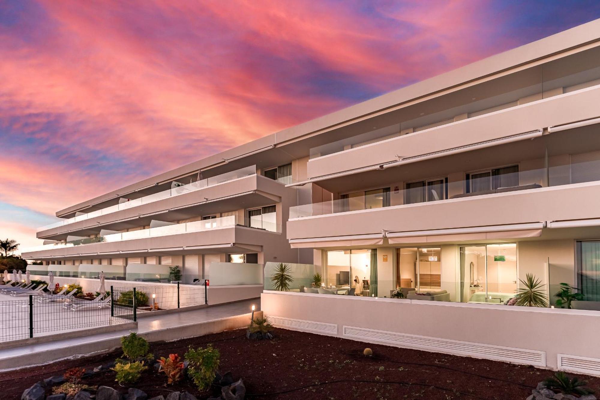 Modern New Apartment Las Terrazas De Costa Adeje. Heated Pool, Big Terrace And Private Parking Exterior photo